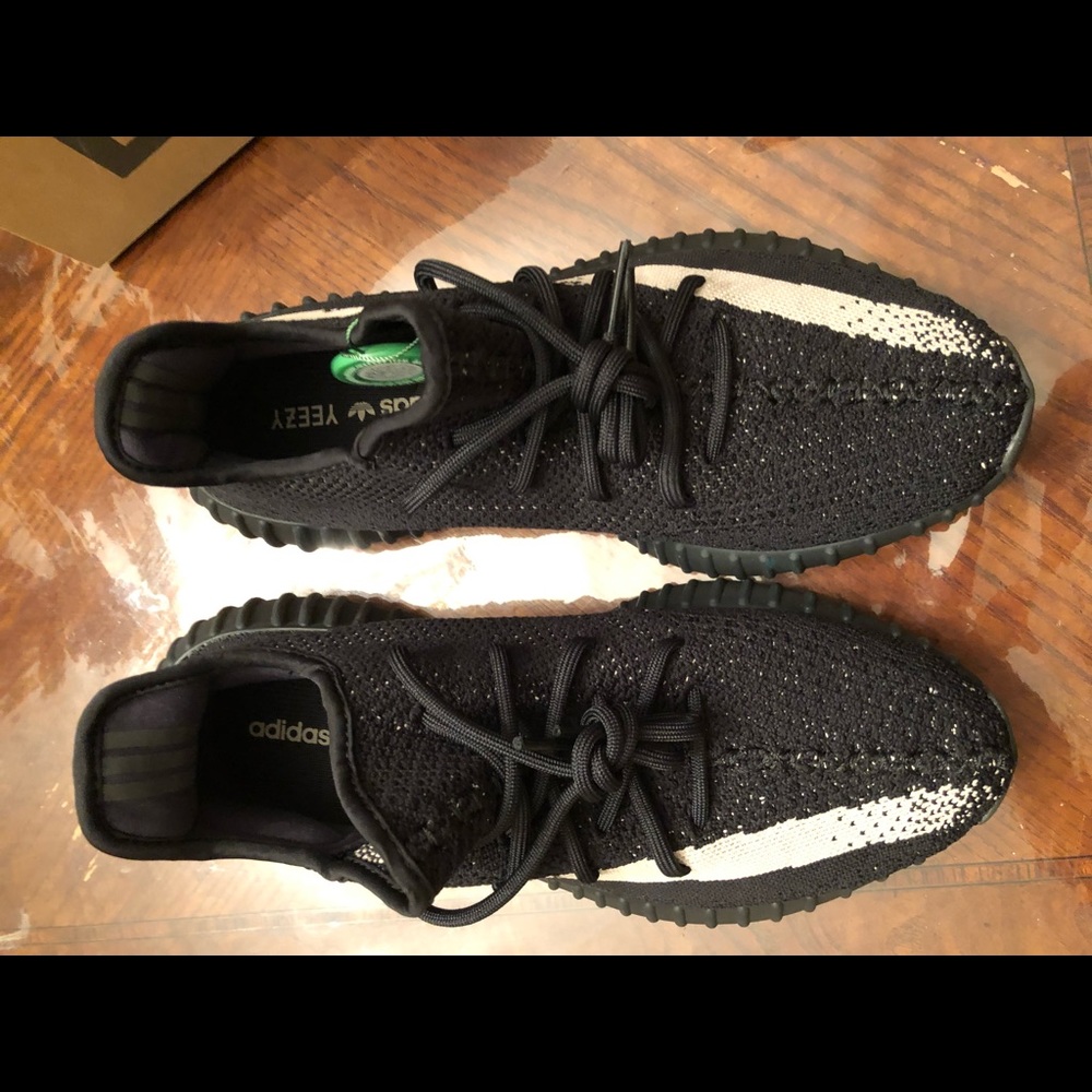 Yeezy Oreo 350 boost size 11 Men